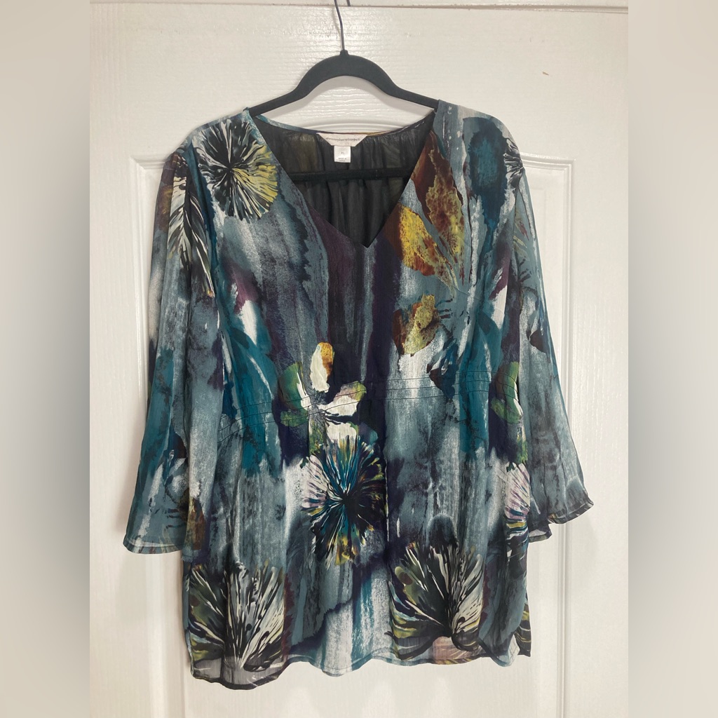 Christopher And Banks Dark Floral V Neck Blouse,Size Xl,Blue And Black Multi